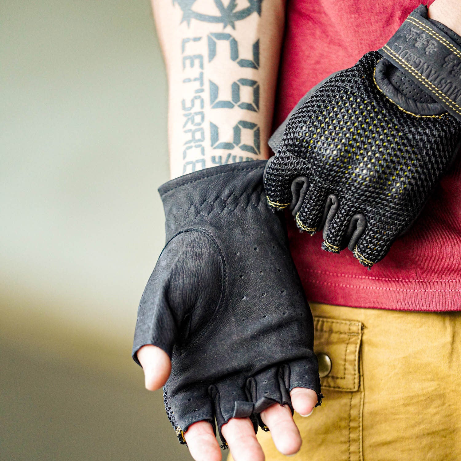 Summer Genuine Leather Breathable Shock-Proof Retro Motorcycle Gloves - G32