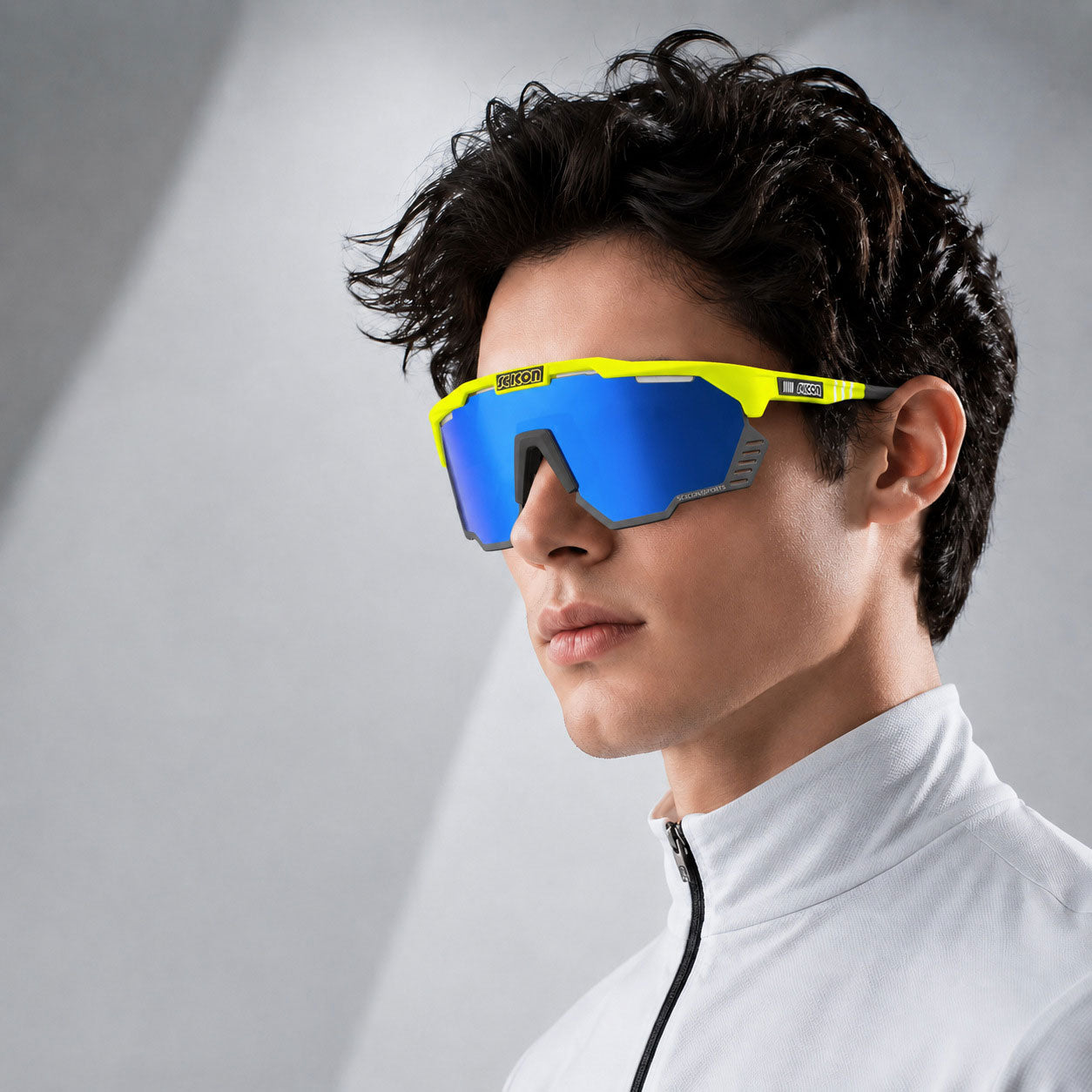 Motorcycle riding windproof and sandproof reflective goggles with case-H58
