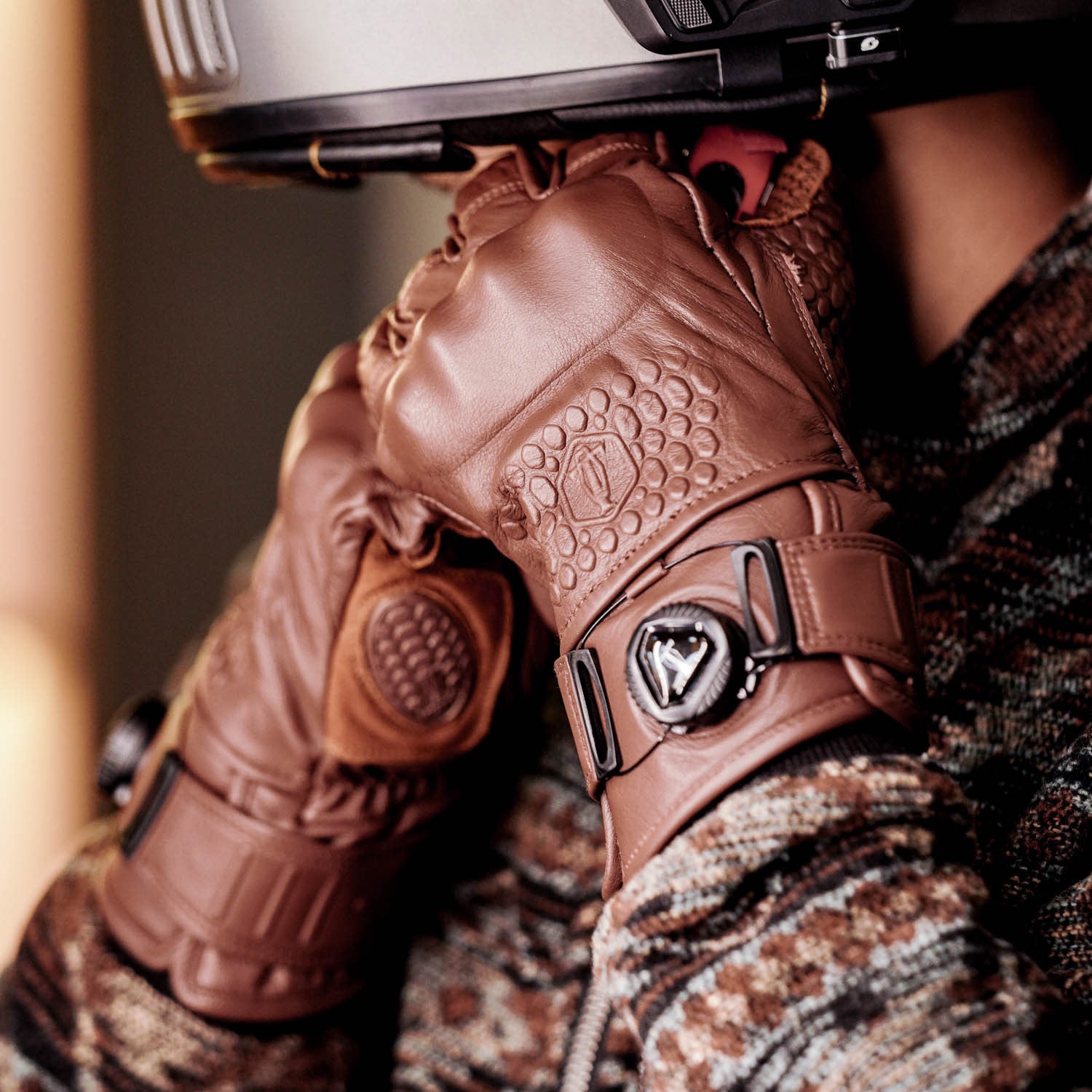 Autumn/Winter Warm Retro Cowhide Motorcycle Gloves-G48