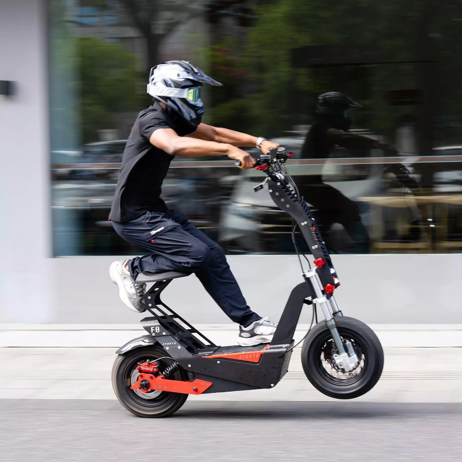8000W electric scooter, 65 miles of range，Up to 75MPH -F8