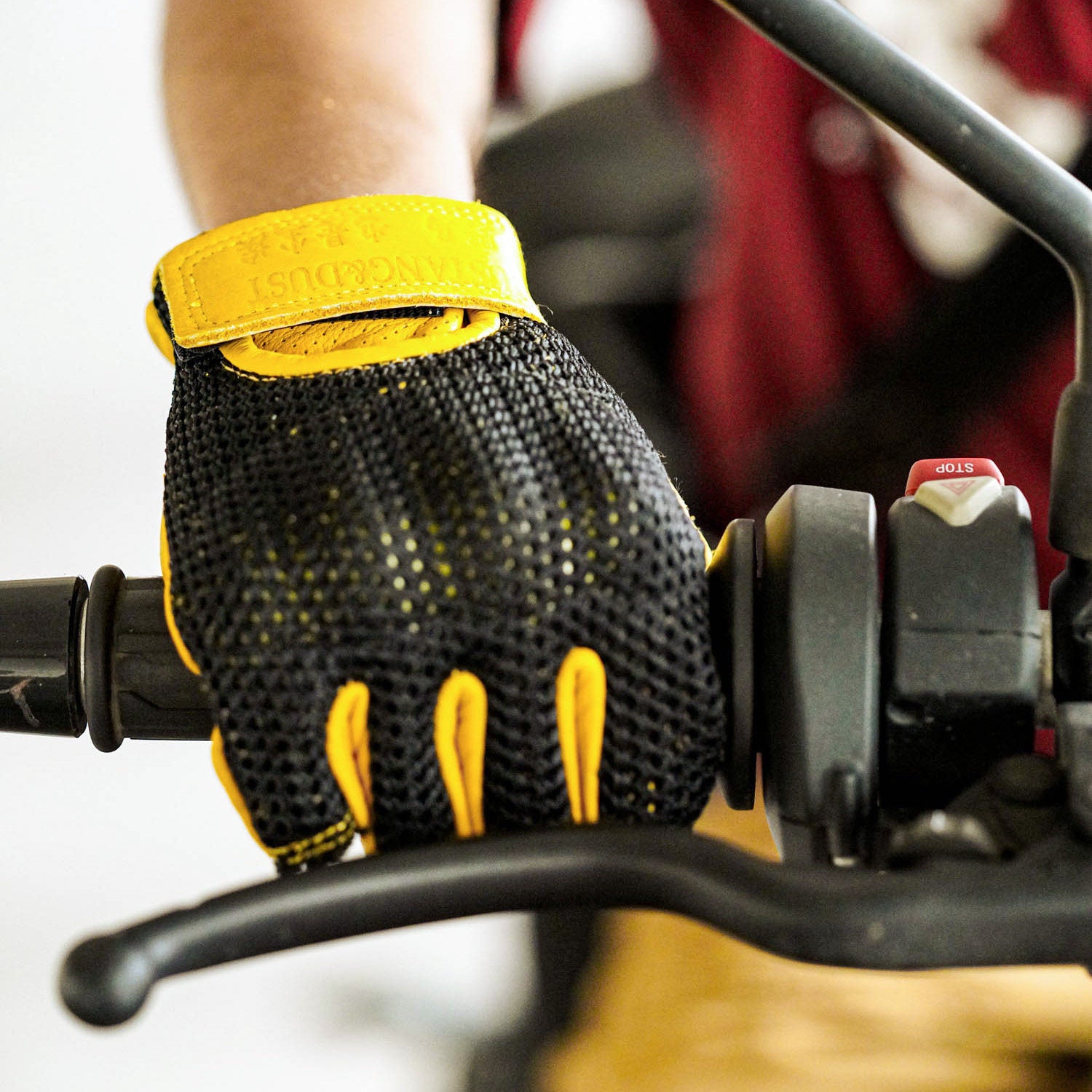 Summer Genuine Leather Breathable Shock-Proof Retro Motorcycle Gloves - G32