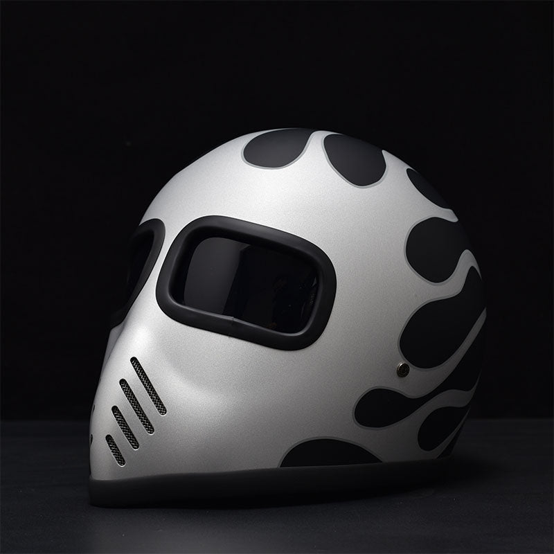Full-Face Helmet with Face Shield Design — I37