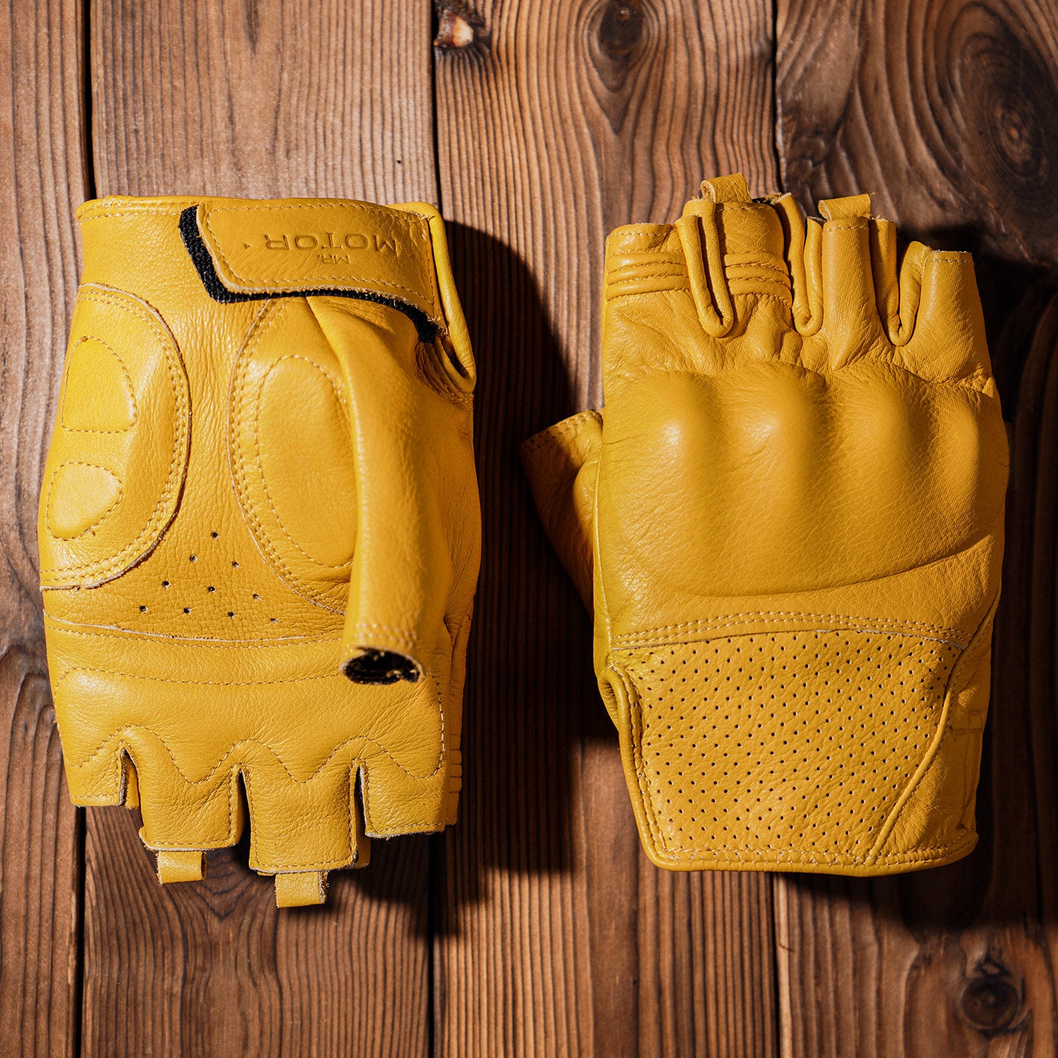 Retro Motorcycle Rider Genuine Leather Half-Finger Gloves - G37